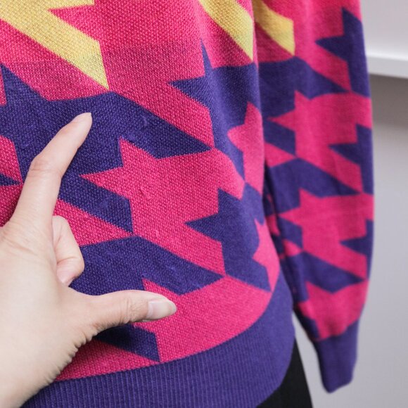 Y2K Electric Pink Houndstooth Crewneck Sweater ⚡️ FIT7 - Picture 3 of 9